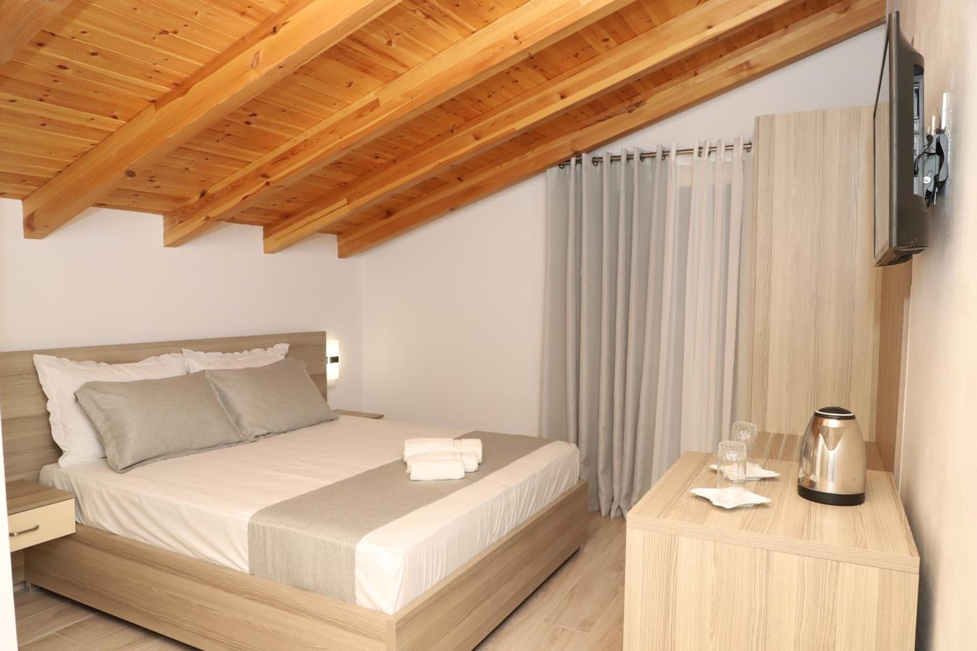 Guesthouse Kazazi Берат Екстер'єр фото