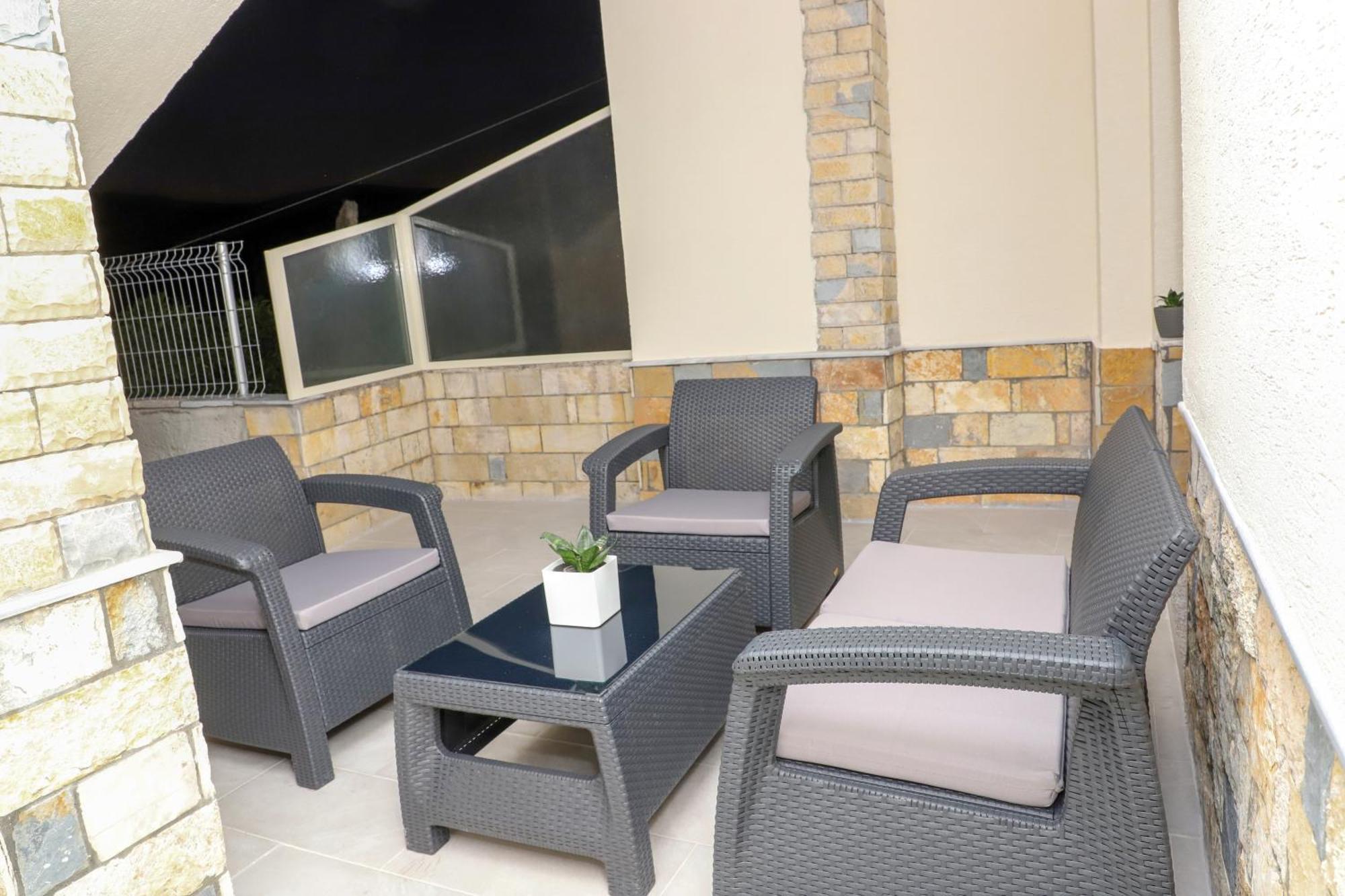 Guesthouse Kazazi Берат Екстер'єр фото