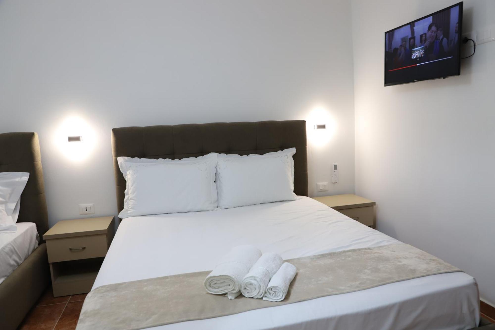 Guesthouse Kazazi Берат Екстер'єр фото
