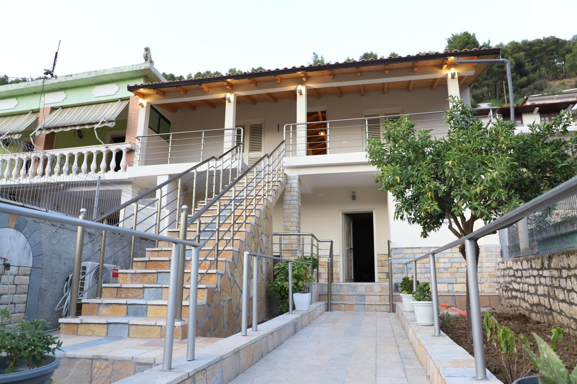 Guesthouse Kazazi Берат Екстер'єр фото
