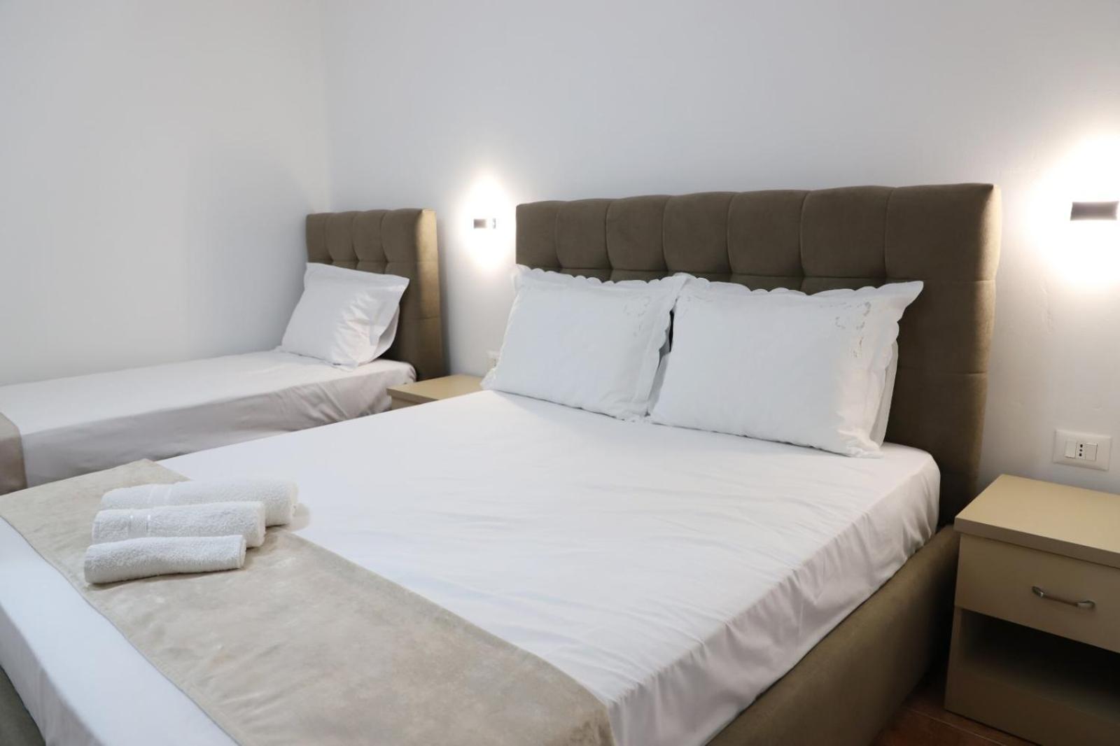 Guesthouse Kazazi Берат Екстер'єр фото